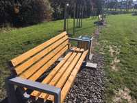 Nowe elementy na placu 400-lecia wsi Sienna.