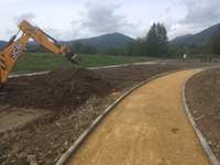 Powstaje plac zabaw i siłownia zewnętrzna.