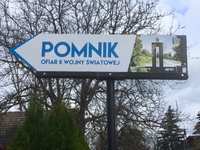 Nowa tablica do pomnika