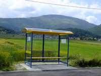 Nowe wiaty przystankowe