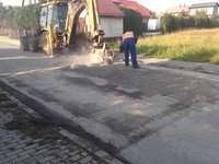 Trwa frezowanie progu zwalniającego w Leśnej